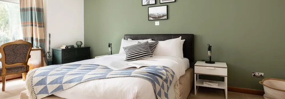 The Southwick Sanctuary - Large & Modern 6bdr Home with Private Terrace