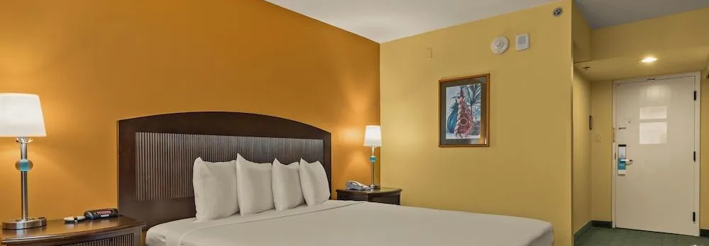 Airport Honolulu Hotel, Trademark Collection by Wyndham