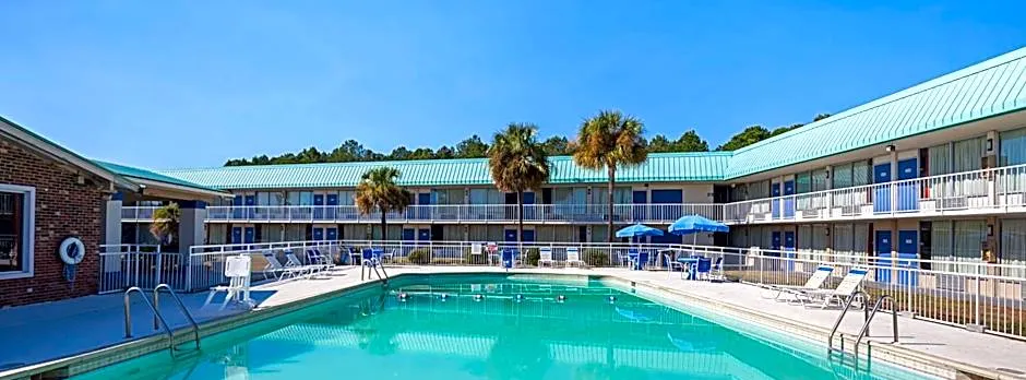 Motel 6-Tifton, GA