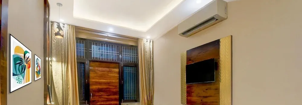 Deluxeaishwarya Inn