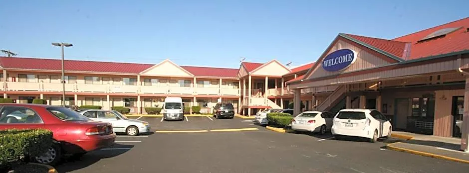 Welcome Everett Inn