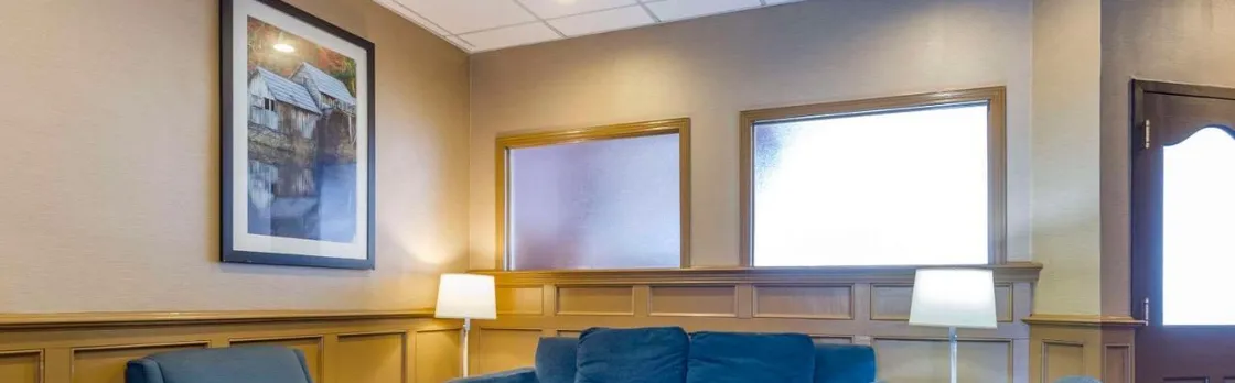 Comfort Inn & Suites Raphine - Lexington Near I-81 And I-64