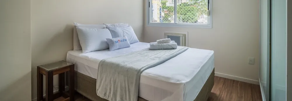 Sophisticated Apartments Just Minutes From Lagoa da Conceicao and Praia Mole Elts