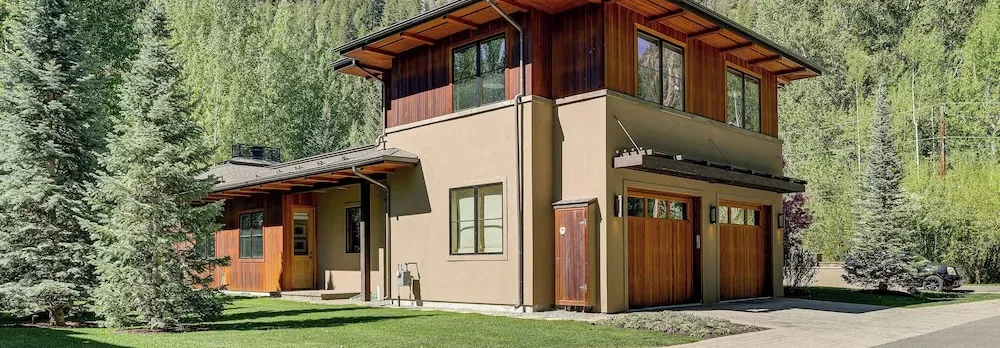 Walk to Town & Trails! Luxe Mtn Retreat w/ Hot Tub