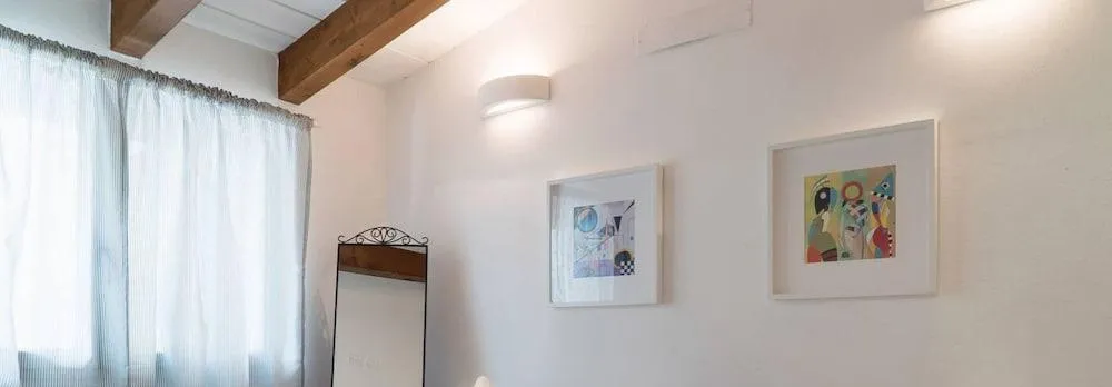 Large Apartment in Milan Center