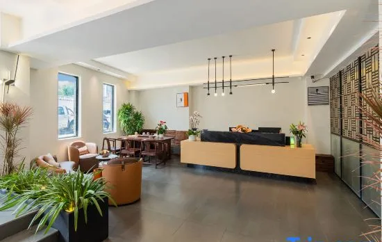 Haicheng Resort Hotel (Dali Erhai Park)