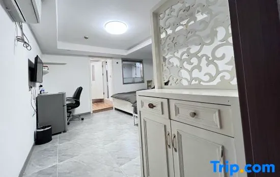 Qingyiwan Apartment (Shanghai Railway Station Jiangning Road Subway Station Branch)