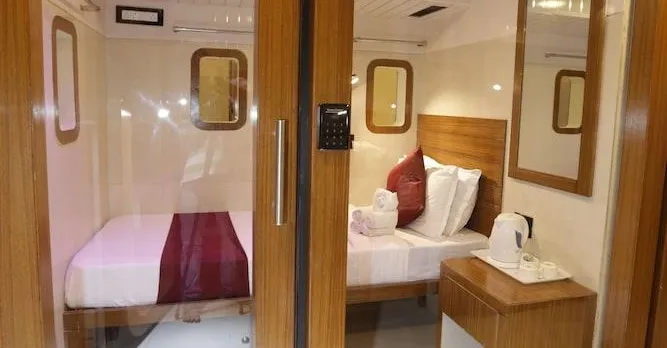 Qubestay Airport Capsule Hotel & Hostel