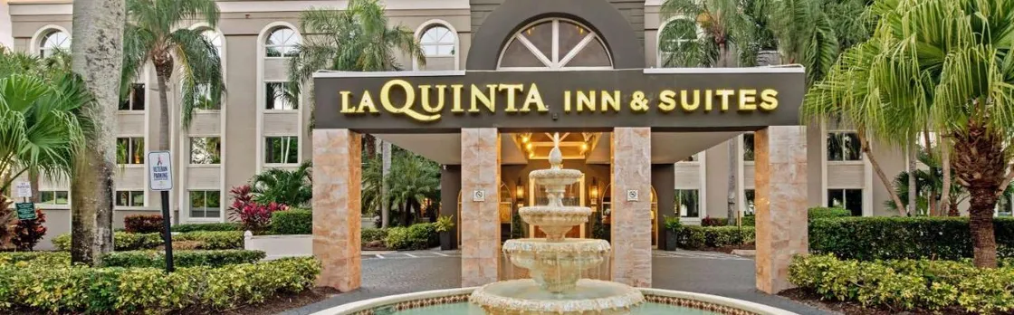 La Quinta Inn & Suites by Wyndham Coral Springs South