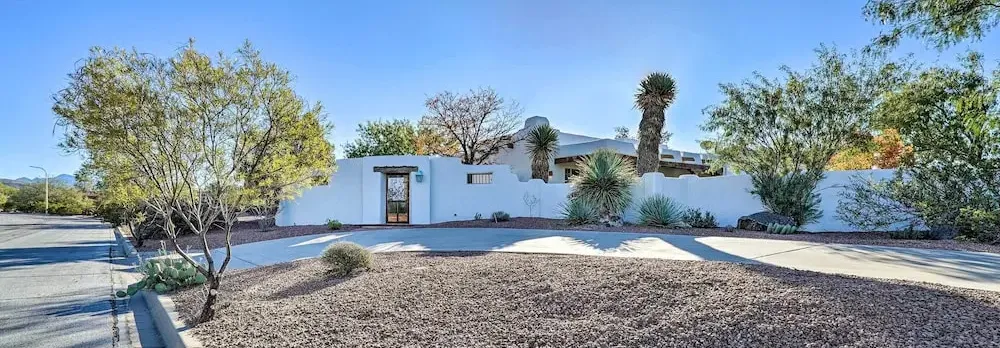 Las Cruces Home 'La Casa Blanca' w/ Courtyard