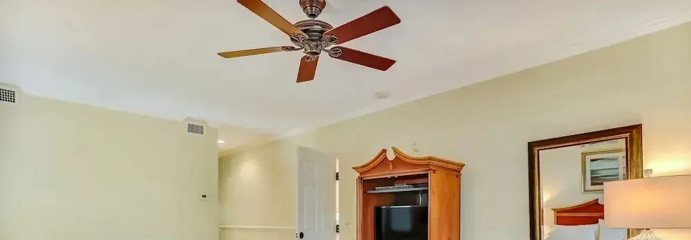 Dog-friendly Home in the Tennis Villas W/free Wifi, Shared Pool, Central AC