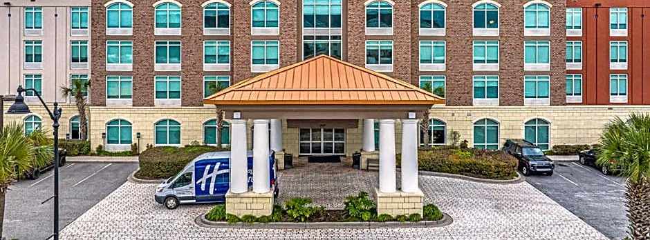 Holiday Inn Express & Suites Charleston Arpt-Conv Ctr Area by IHG