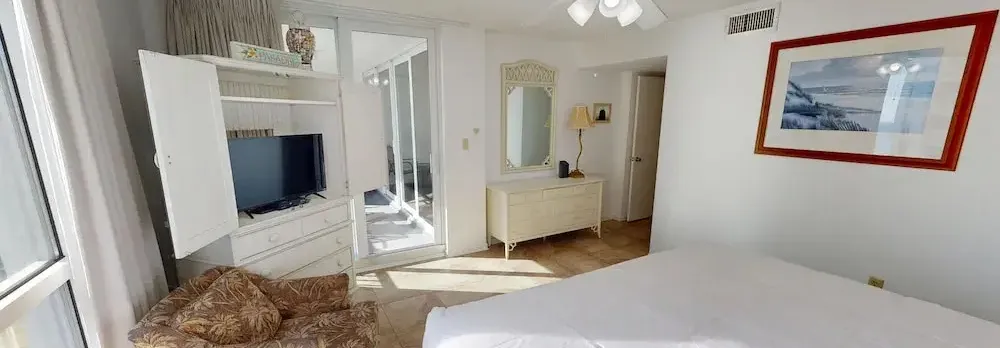 Shoreline Towers 2052 2 Bedroom Condo