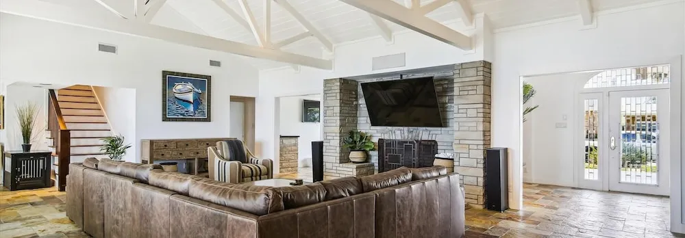 Amazing Bay by Ryson Vacation Rentals