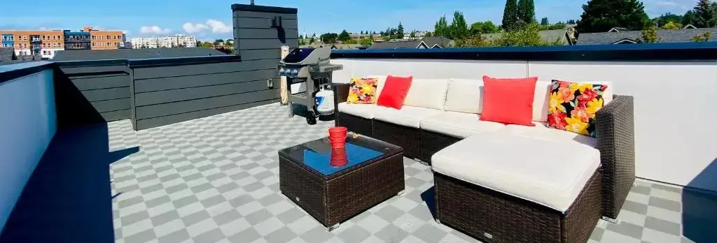 Modern Ballard Townhouse - 92 Walkscore & Rooftop!