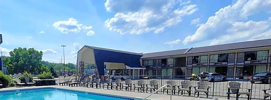 Travelodge by Wyndham Pigeon Forge Dollywood Lane