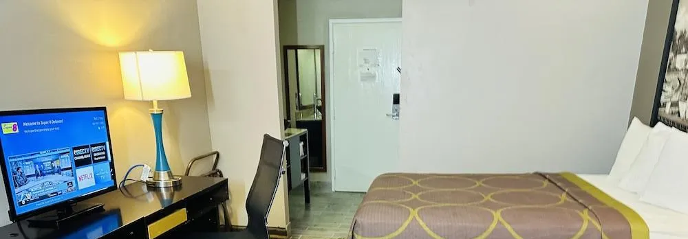 Delavan Inn And Suites