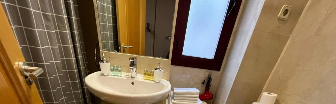 Apartamento En Atocha - Silencioso Y Luminoso