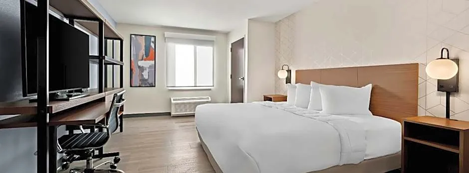 Everhome Suites Huntsville - Research Park