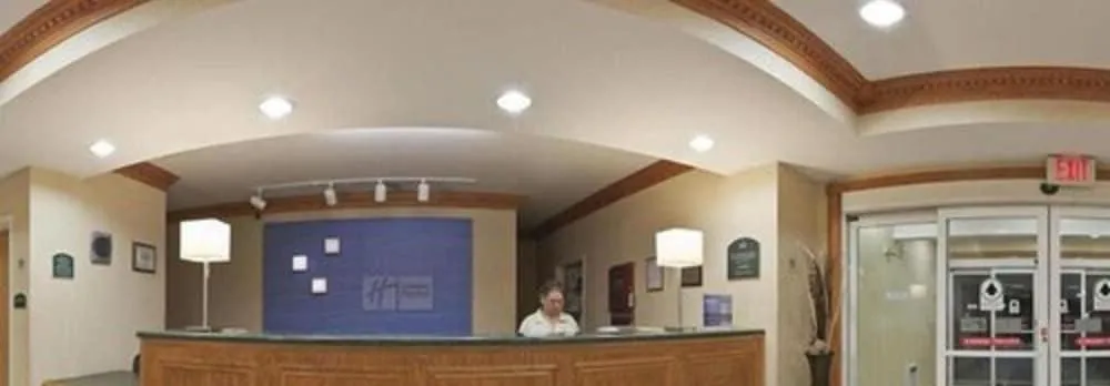 Holiday Inn Express & Suites Defiance