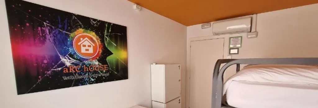 Arc House Hostel (Adults only)