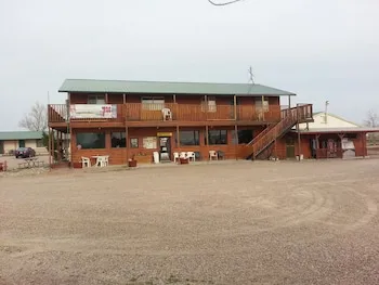 Badlands Motel and Campground