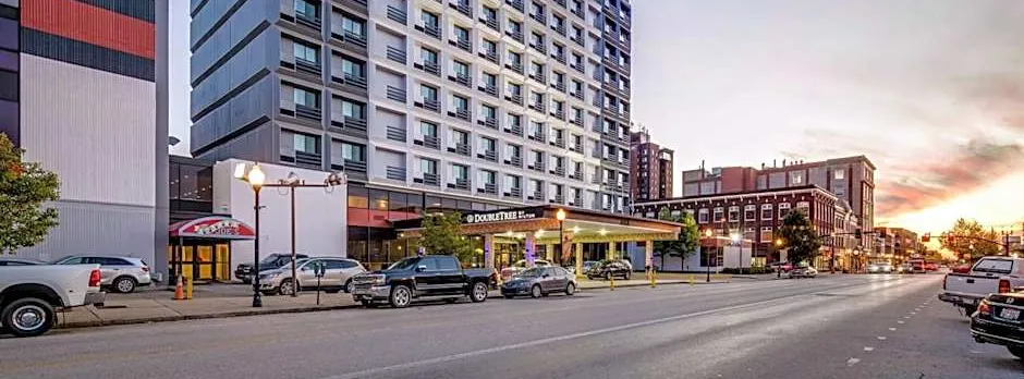DoubleTree by Hilton Huntington