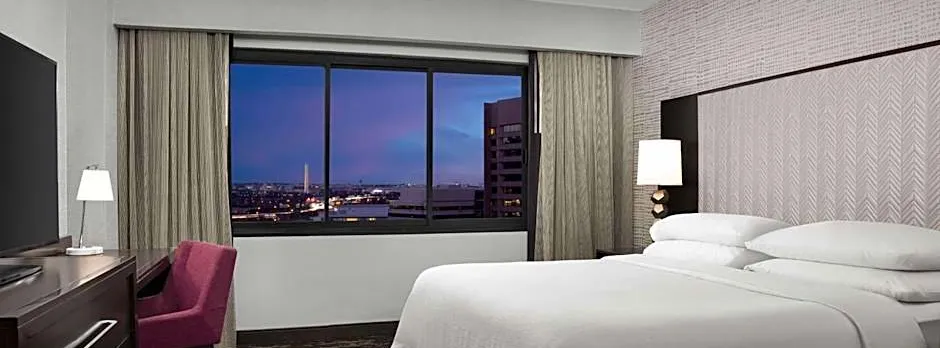 Embassy Suites By Hilton Crystal City - National Airport