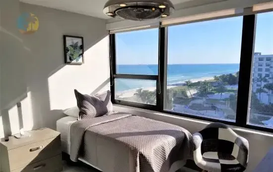 Large Modern 4 Bedroom Beautiful Ocean Views-1003