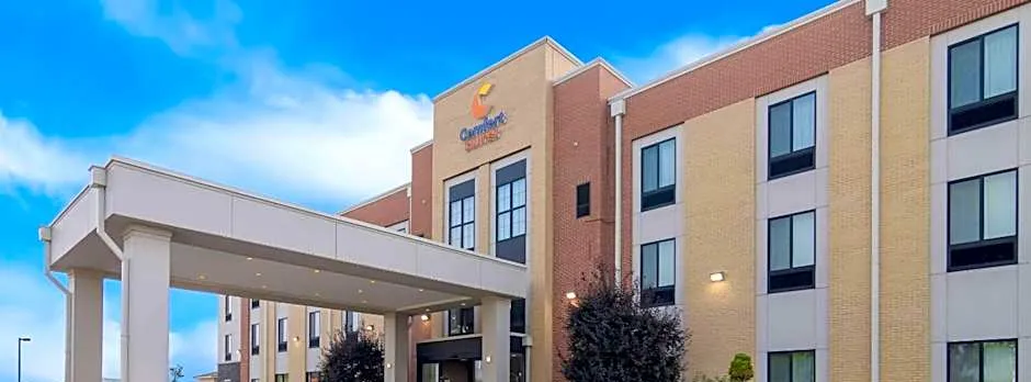 Comfort Suites Rensselaer near Fair Oaks