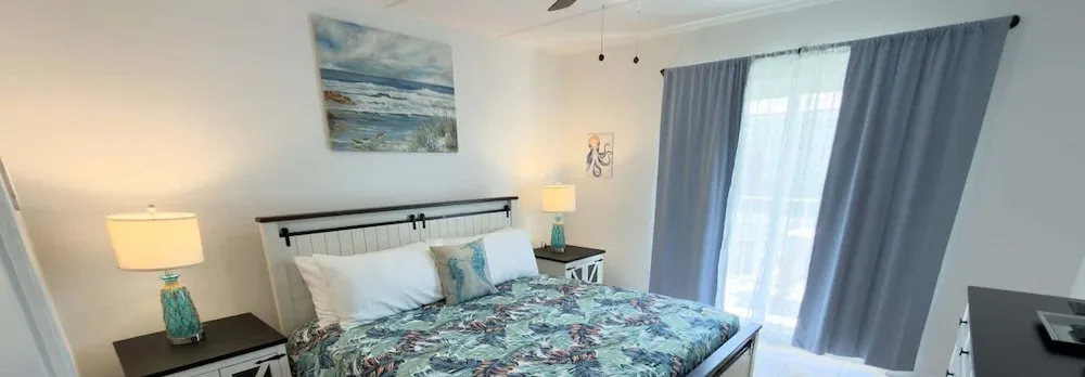 Walkable Location 99 Steps To Beach Pool 2 Bedroom Apts