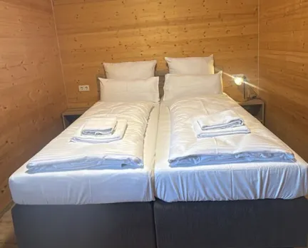 URBAN OAK Smart Stay