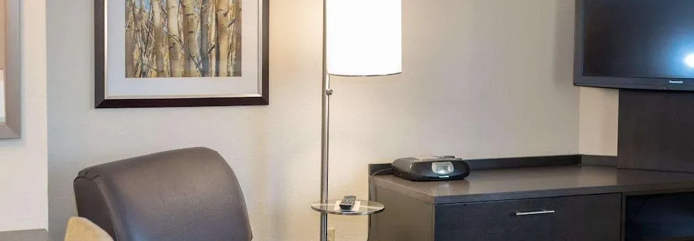 Sonesta Simply Suites Cleveland North Olmsted Airport