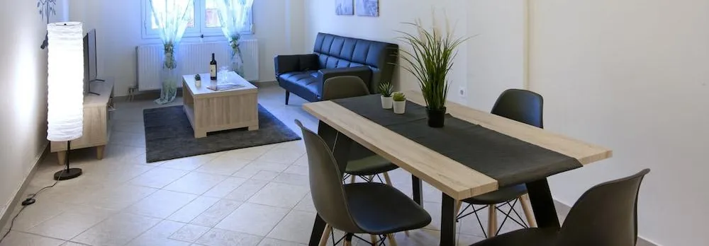 Comfortable Apartment at the Foot of the Odeon of Herodes Atticus