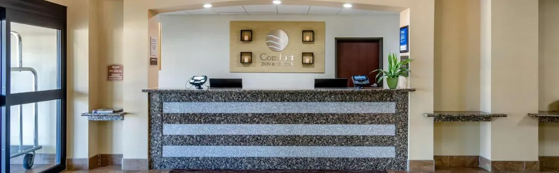 Comfort Inn & Suites Near Bethel College