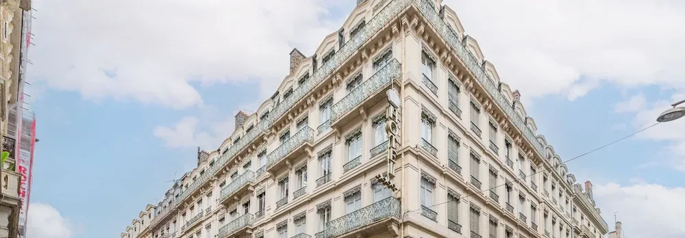 Globe et Cecil Hôtel