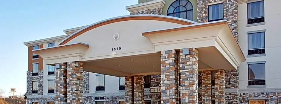 Holiday Inn Express Hotel & Suites Dallas South - DeSoto By IHG