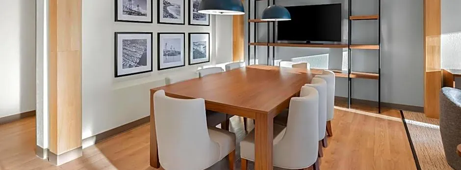 Everhome Suites Portsmouth - Newington by Choice Hotels