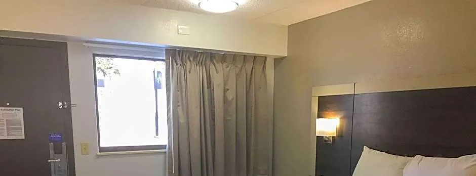 Motel 6-Burnsville, MN