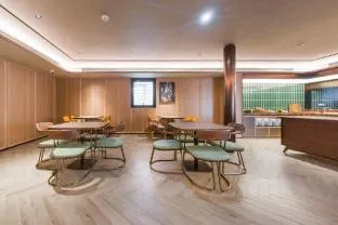 Orange Hotel Shenzhen Futian Shawei Metro Station