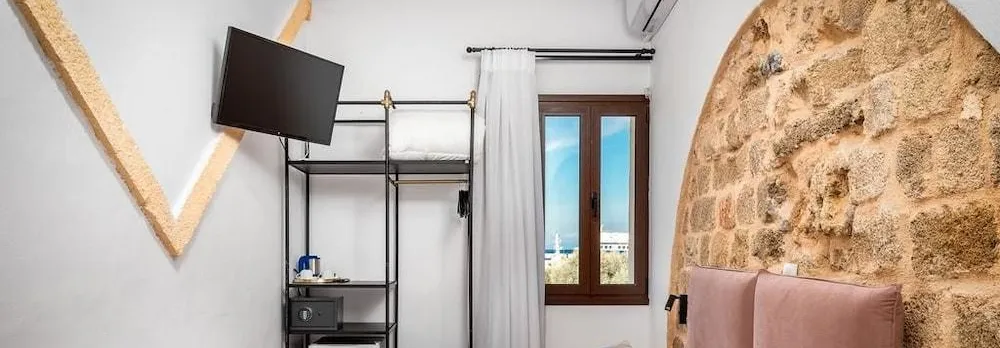Atha Hotel