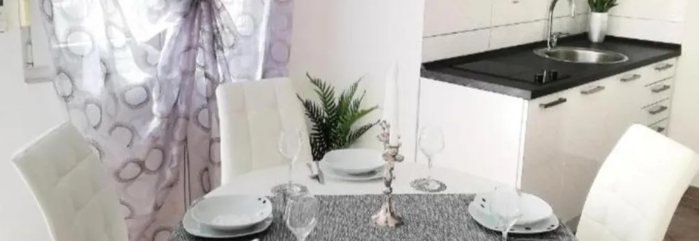 Apartment Toni - Private Parking, Steps To the Beach