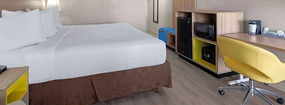 Days Inn by Wyndham Las Vegas Airport Near the Strip