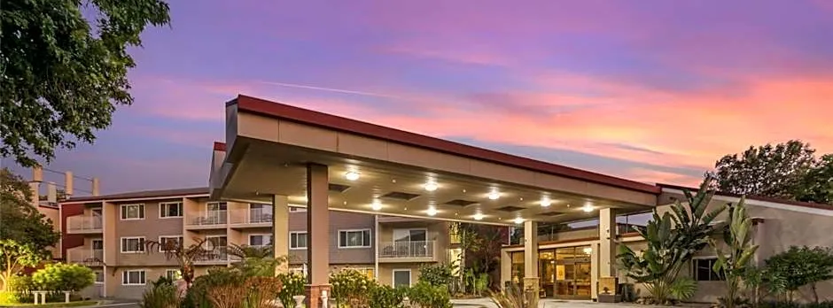 Best Western Plus Garden Court Inn