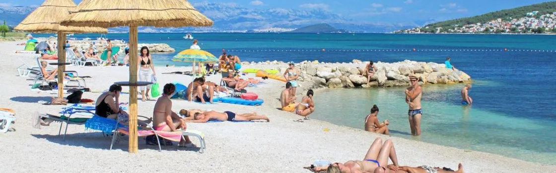 Apartments with Parking Space Trogir - 16898