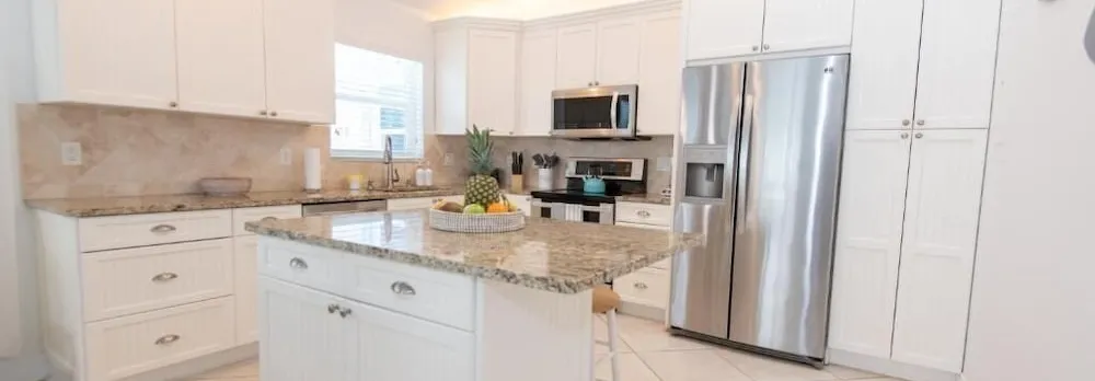 Sunrise Views & Beach Access | BBQ + Free Parking