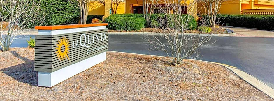 La Quinta Inn & Suites by Wyndham Raleigh Durham Airport