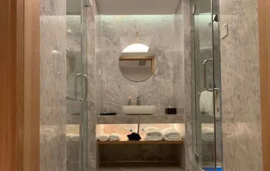 Shell Hotel (World Trade Fair Yangtze River at Lanjiang Road Metro Station)
