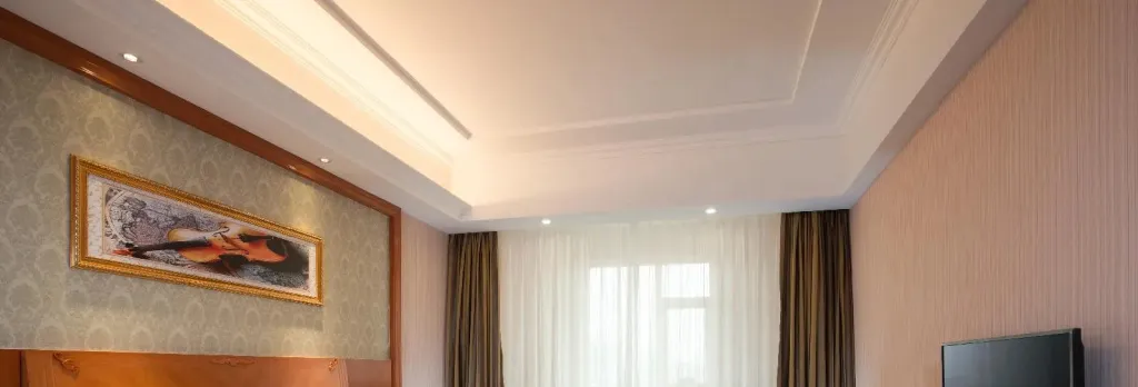 Vienna Hotel (Shenzhen Nanyou Clothing City Nanguang Metro Station)