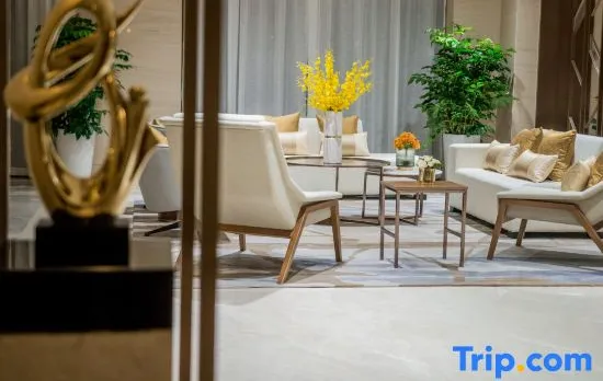 Yitel Collection (Shanghai Qiantan Sanlin world Creative Park) Road)